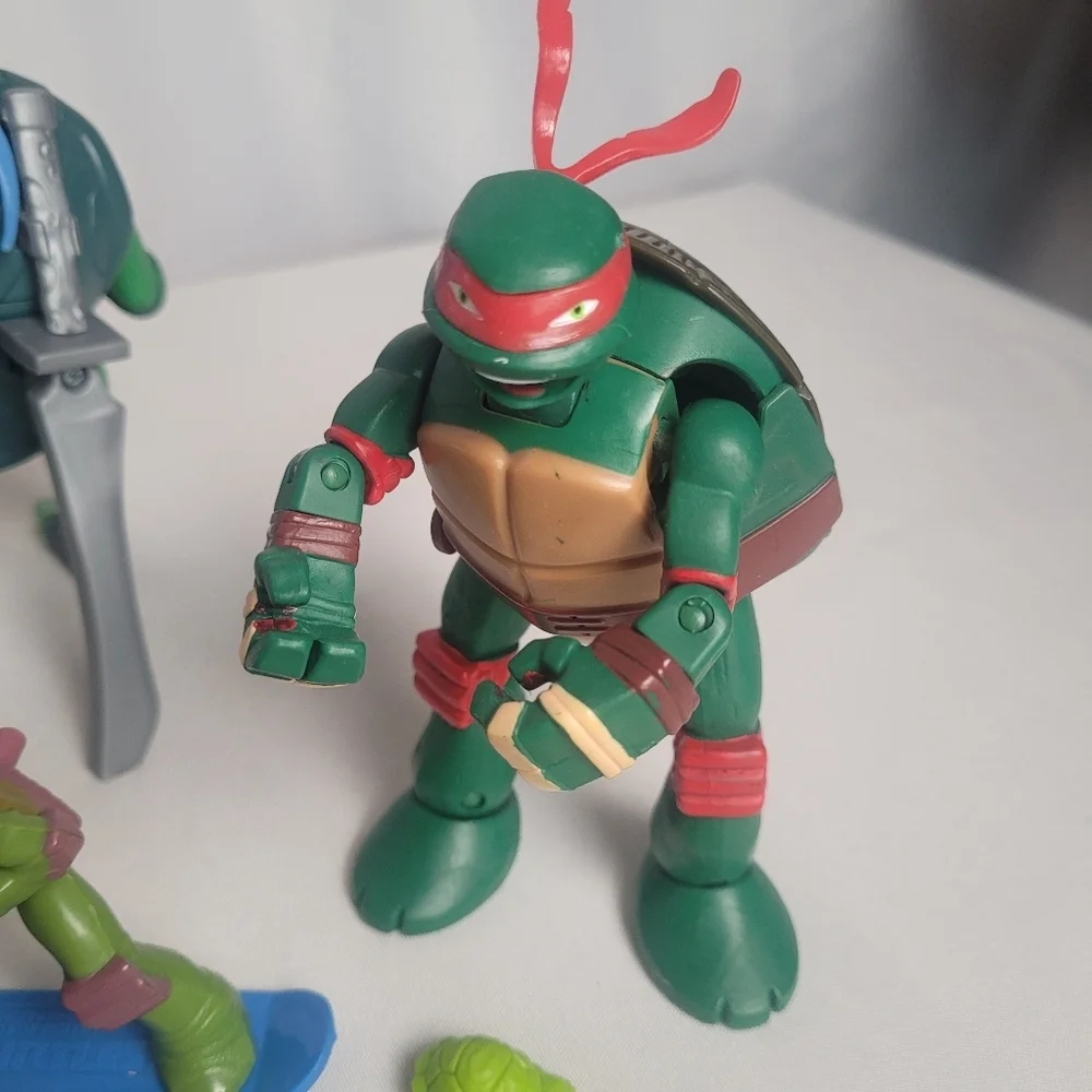 TMNT Teenage Mutant Ninja Turtles Lot Of Misc Figures & Weapons